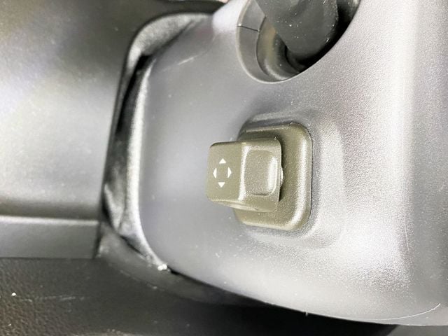 2015 Chevrolet Suburban 4WD 4dr LTZ - 22939948 - 33