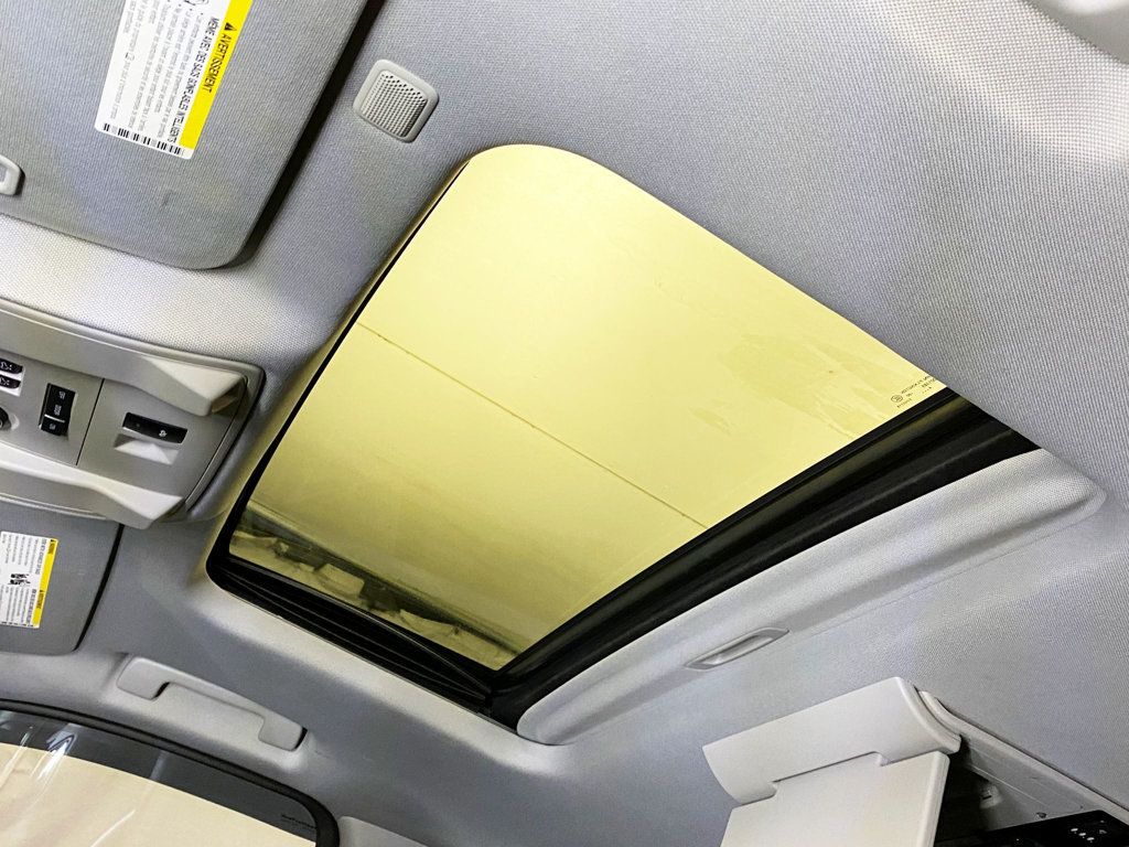 2015 Chevrolet Suburban 4WD 4dr LTZ - 22939948 - 46