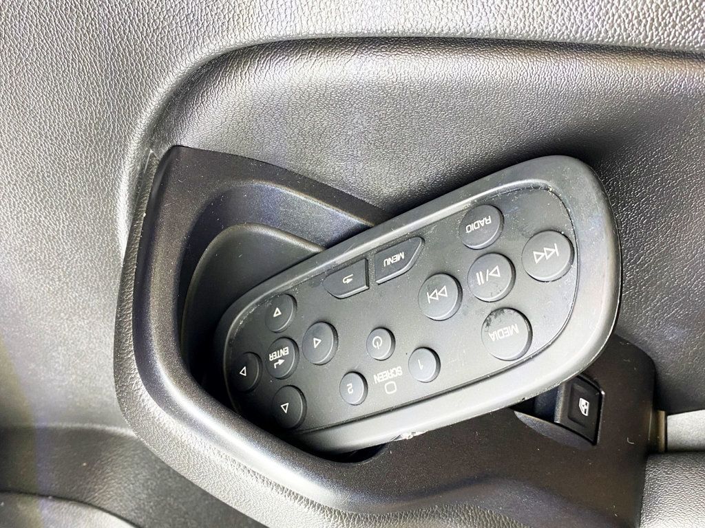 2015 Chevrolet Suburban 4WD 4dr LTZ - 22939948 - 55