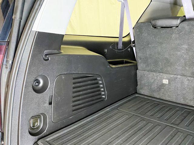 2015 Chevrolet Suburban 4WD 4dr LTZ - 22939948 - 70