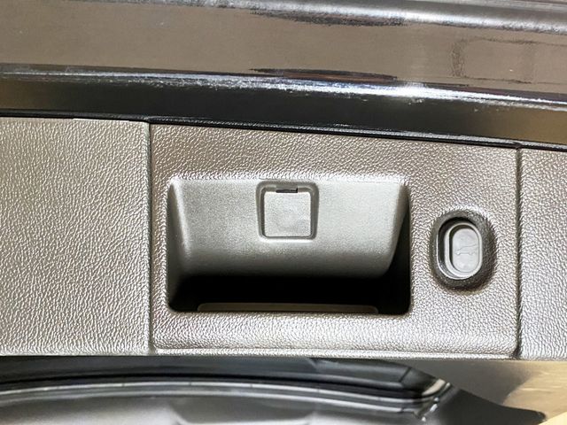 2015 Chevrolet Suburban 4WD 4dr LTZ - 22939948 - 72