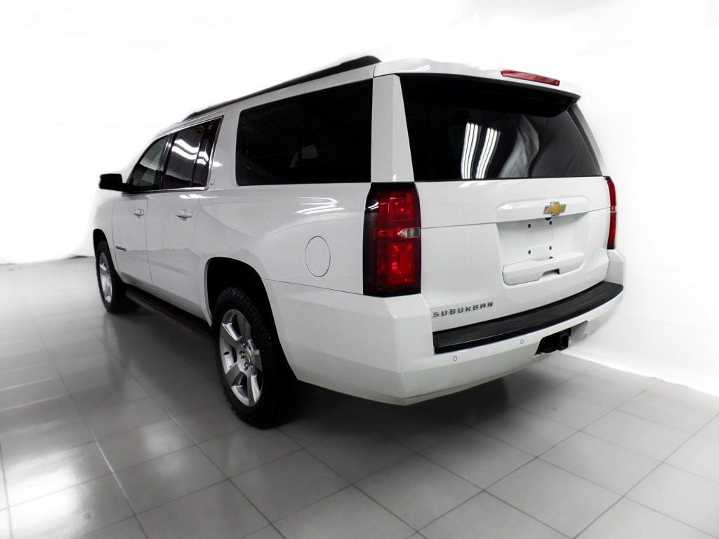 2015 Chevrolet Suburban LT 4WD - 22655273 - 3