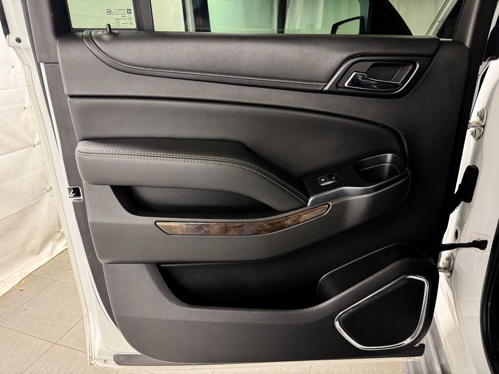 2015 Chevrolet Suburban LT 4WD - 22945449 - 17