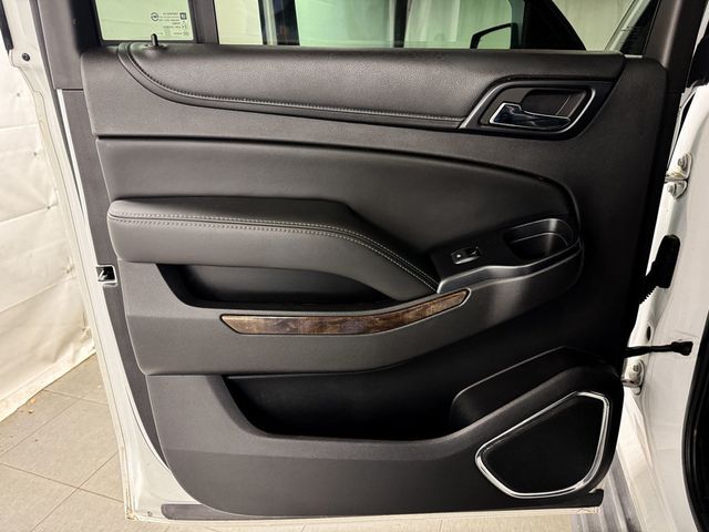 2015 Chevrolet Suburban LT 4WD - 22945449 - 17