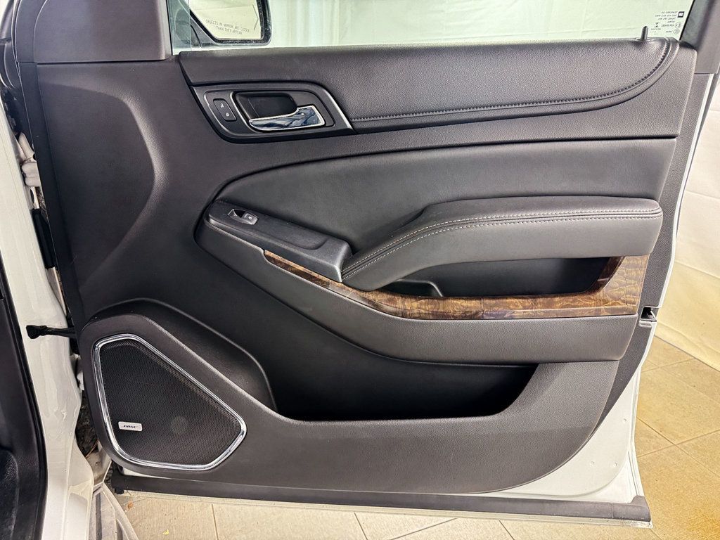 2015 Chevrolet Suburban LT 4WD - 22945449 - 19