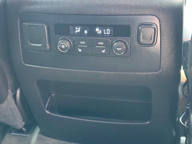2015 Chevrolet Tahoe 4WD 4dr LTZ - 22895274 - 28