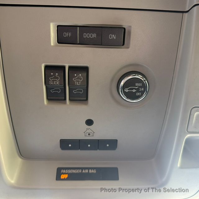 2015 Chevrolet Tahoe 4WD LTZ W/LEATHER, SUNROOF, DVD, NAV, HEADS UP DISPLAY - 22994744 - 35