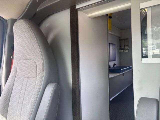 2015 CHEVROLET 3500 AMBULANCE  - 22852237 - 9