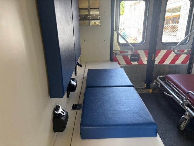 2015 CHEVROLET 3500 AMBULANCE  - 22852237 - 24