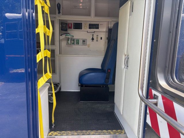 2015 CHEVROLET 3500 AMBULANCE  - 22852237 - 25