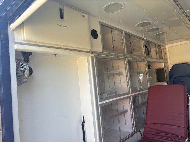 2015 CHEVROLET 3500 AMBULANCE  - 22852237 - 29