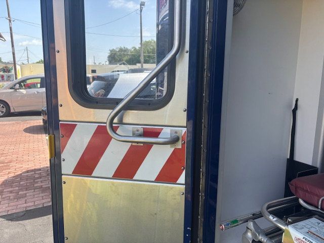 2015 CHEVROLET 3500 AMBULANCE  - 22852237 - 30