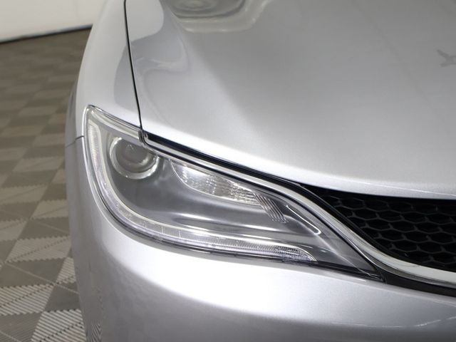 2015 Chrysler 200 4dr Sedan C FWD - 22947499 - 11