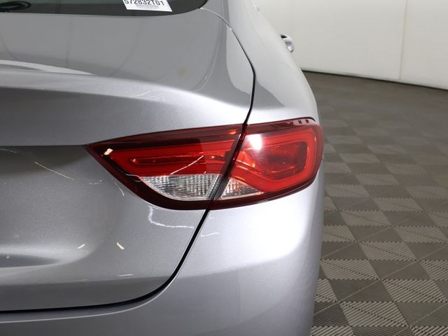 2015 Chrysler 200 4dr Sedan C FWD - 22947499 - 14