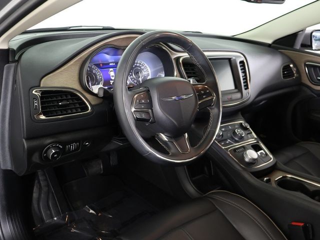 2015 Chrysler 200 4dr Sedan C FWD - 22947499 - 24