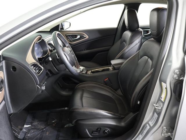 2015 Chrysler 200 4dr Sedan C FWD - 22947499 - 26