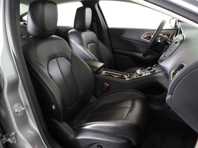 2015 Chrysler 200 4dr Sedan C FWD - 22947499 - 29