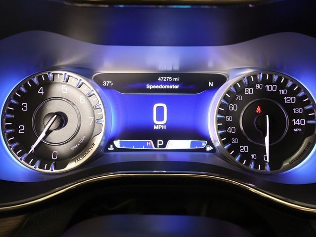 2015 Chrysler 200 4dr Sedan C FWD - 22947499 - 39