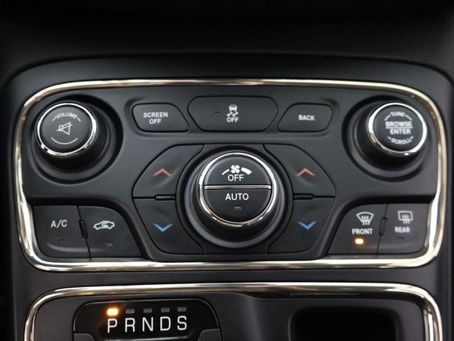 2015 Chrysler 200 4dr Sedan C FWD - 22947499 - 47