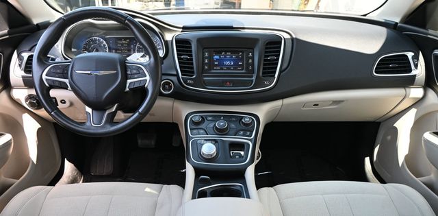 2015 Chrysler 200 4dr Sedan Limited FWD - 23053816 - 9