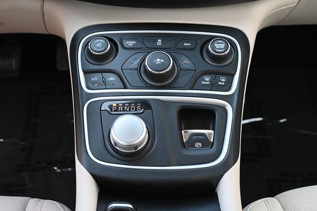 2015 Chrysler 200 4dr Sedan Limited FWD - 23053816 - 14