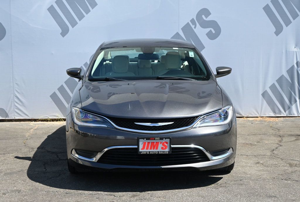 Chrysler 200 photo 2