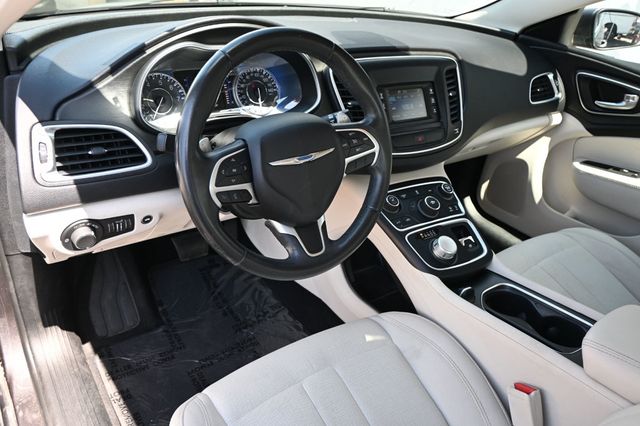 2015 Chrysler 200 4dr Sedan Limited FWD - 23053816 - 8