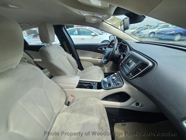 2015 Chrysler 200 4dr Sedan Limited FWD - 22943795 - 3