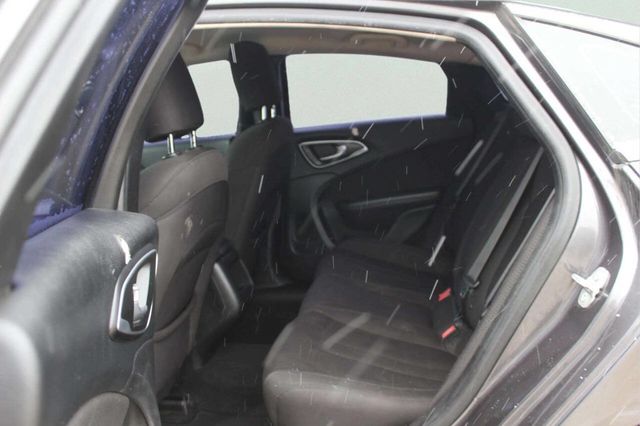 2015 Chrysler 200 4dr Sedan Limited FWD - 22967022 - 6