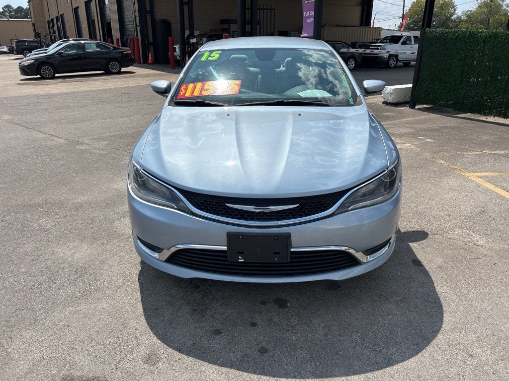 2015 Chrysler 200 Limited photo 2