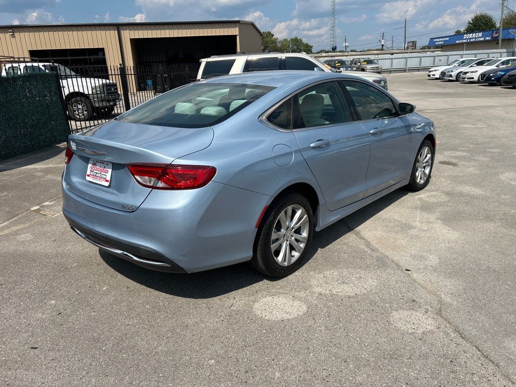 2015 Chrysler 200 Limited photo 4