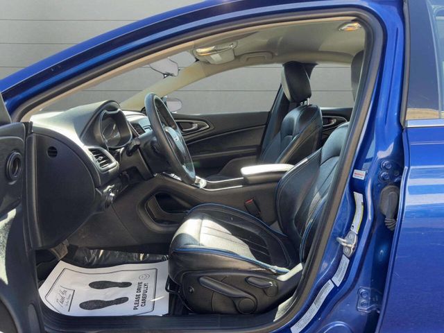 2015 Chrysler 200 4dr Sedan Limited FWD - 22943739 - 11
