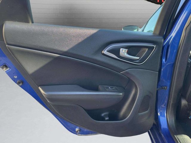 2015 Chrysler 200 4dr Sedan Limited FWD - 22943739 - 13