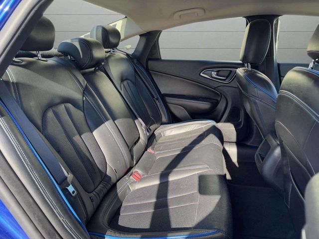 2015 Chrysler 200 4dr Sedan Limited FWD - 22943739 - 17