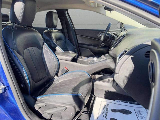 2015 Chrysler 200 4dr Sedan Limited FWD - 22943739 - 19