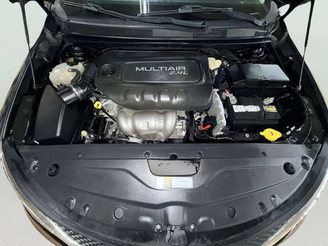 2015 Chrysler 200 4dr Sedan Limited FWD - 23034658 - 9