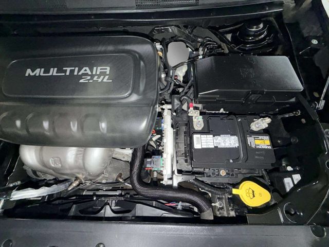 2015 Chrysler 200 4dr Sedan Limited FWD - 23034658 - 11