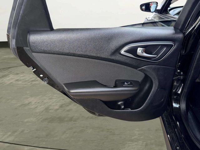 2015 Chrysler 200 4dr Sedan Limited FWD - 23034658 - 20