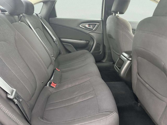2015 Chrysler 200 4dr Sedan Limited FWD - 23042996 - 25