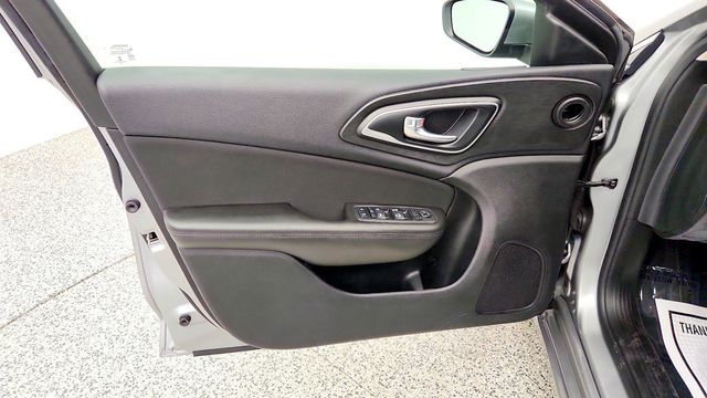 2015 Chrysler 200 4dr Sedan Limited FWD - 23094547 - 10