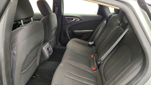 2015 Chrysler 200 4dr Sedan Limited FWD - 23094547 - 21