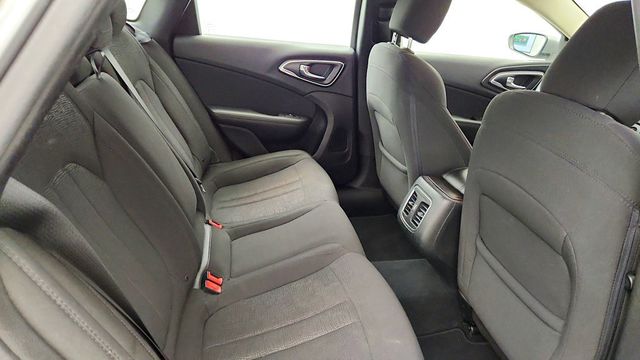 2015 Chrysler 200 4dr Sedan Limited FWD - 23094547 - 23