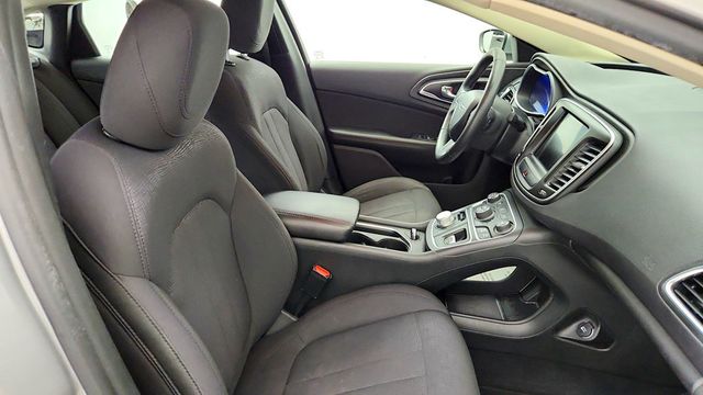 2015 Chrysler 200 4dr Sedan Limited FWD - 23094547 - 24