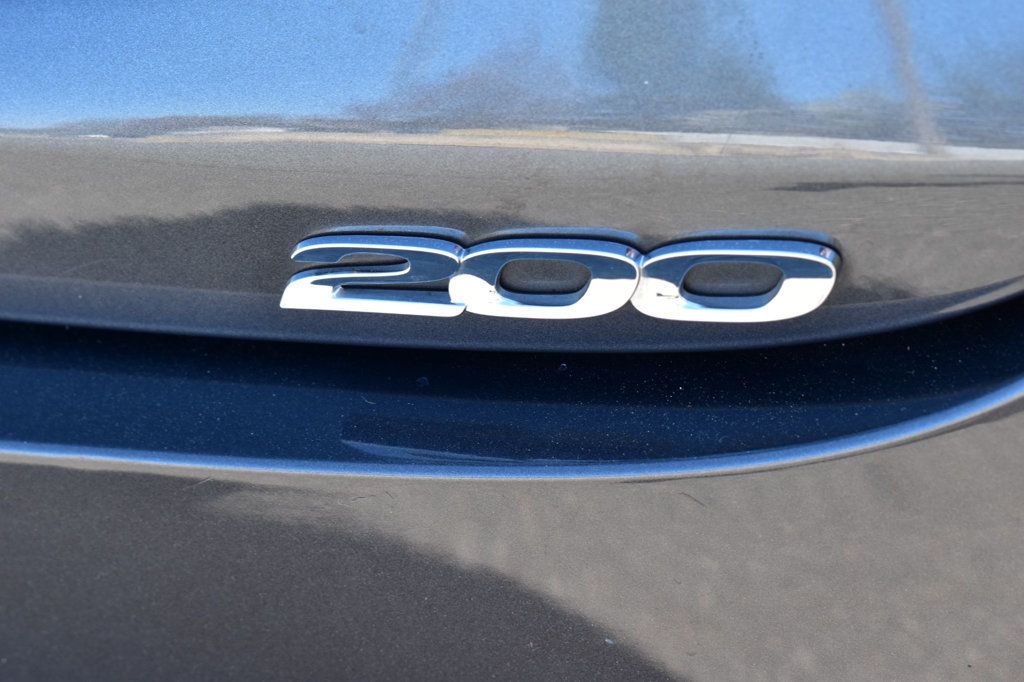 2015 Chrysler 200 4dr Sedan LX FWD - 22365670 - 53
