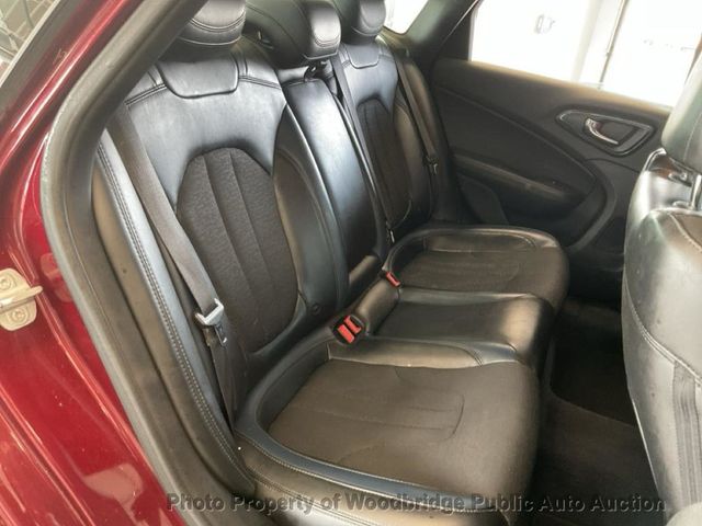 2015 Chrysler 200 4dr Sedan S FWD - 23056795 - 9
