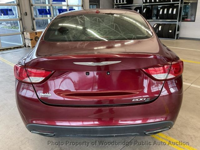 2015 Chrysler 200 4dr Sedan S FWD - 23056795 - 3