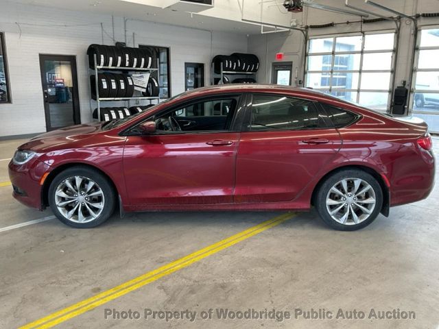 2015 Chrysler 200 4dr Sedan S FWD - 23056795 - 4