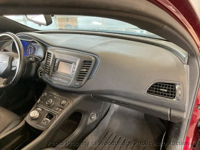 2015 Chrysler 200 4dr Sedan S FWD - 23056795 - 7