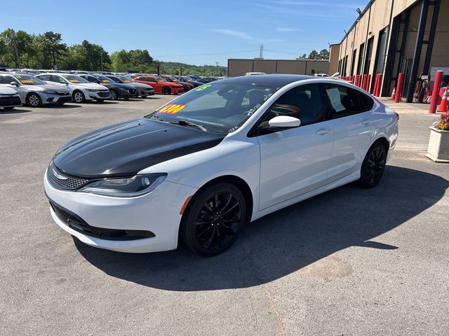 2015 Chrysler 200 4dr Sedan S FWD - 23014004 - 2