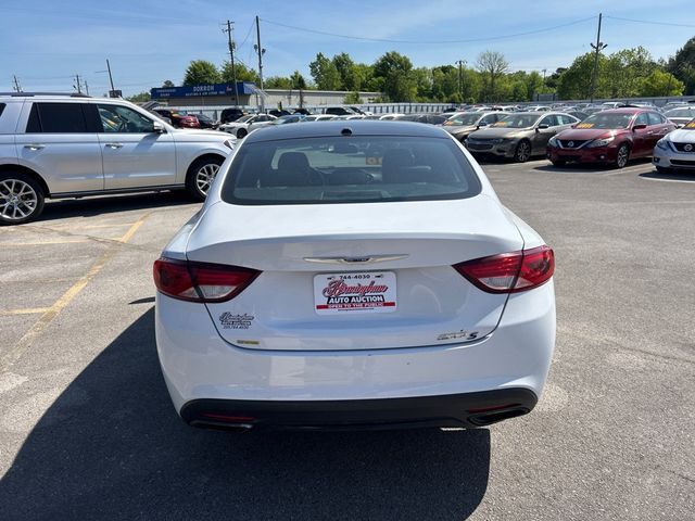 2015 Chrysler 200 4dr Sedan S FWD - 23014004 - 4